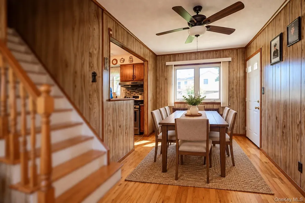 957 Fulton Avenue Lindenhurst, NY 11757