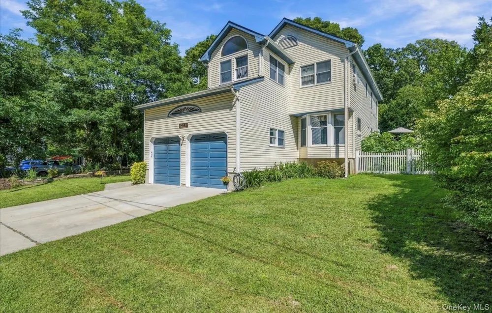 277 Smith Road Shirley, NY 11967