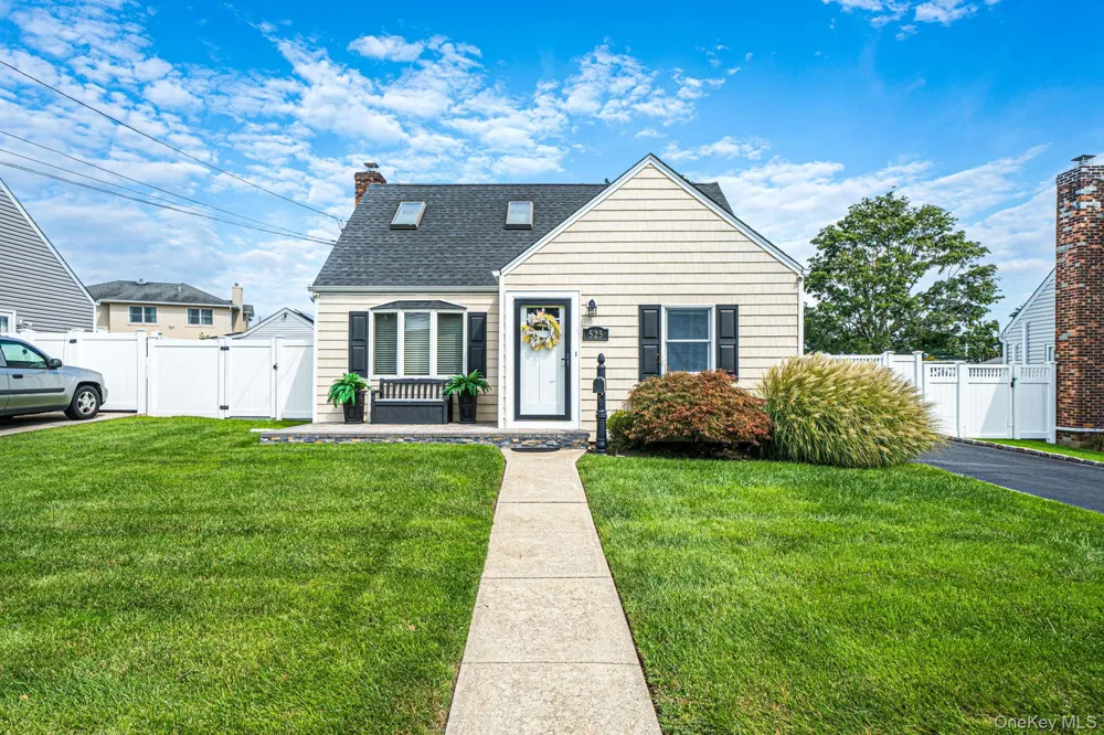 525 Secatogue Avenue Farmingdale, NY 11735