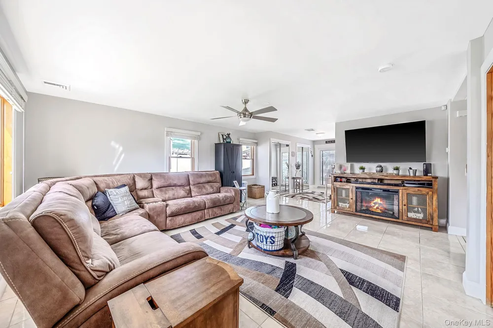 525 Secatogue Avenue Farmingdale, NY 11735
