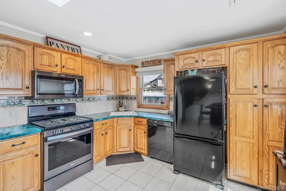 525 Secatogue Avenue Farmingdale, NY 11735
