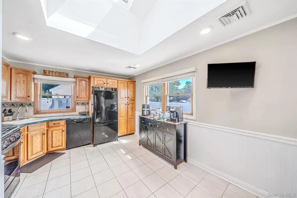 525 Secatogue Avenue Farmingdale, NY 11735