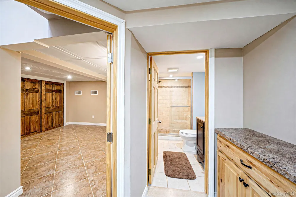 525 Secatogue Avenue Farmingdale, NY 11735