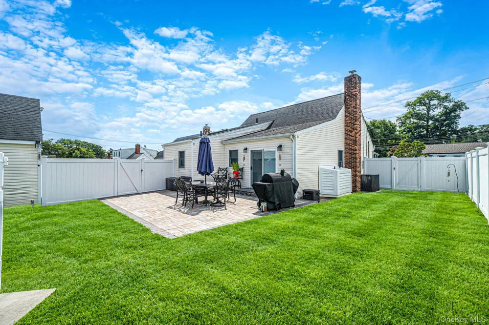 525 Secatogue Avenue Farmingdale, NY 11735