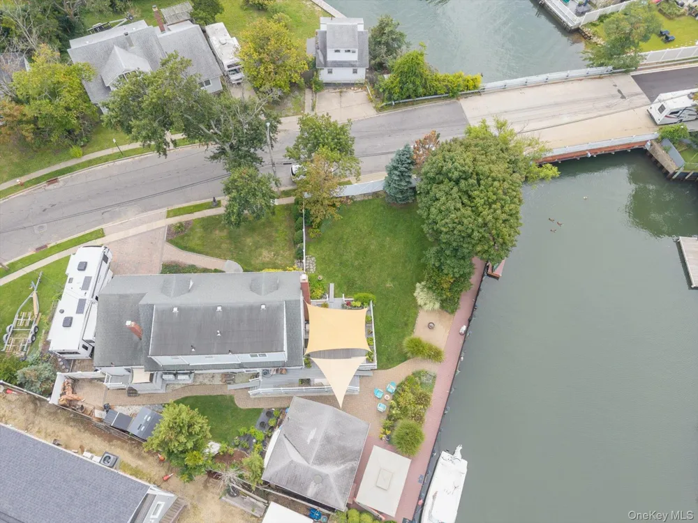 15 E Lincoln Avenue Massapequa, NY 11758