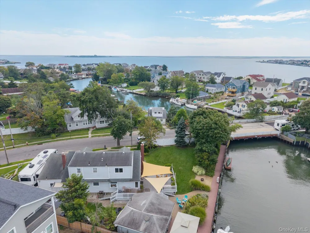 15 E Lincoln Avenue Massapequa, NY 11758