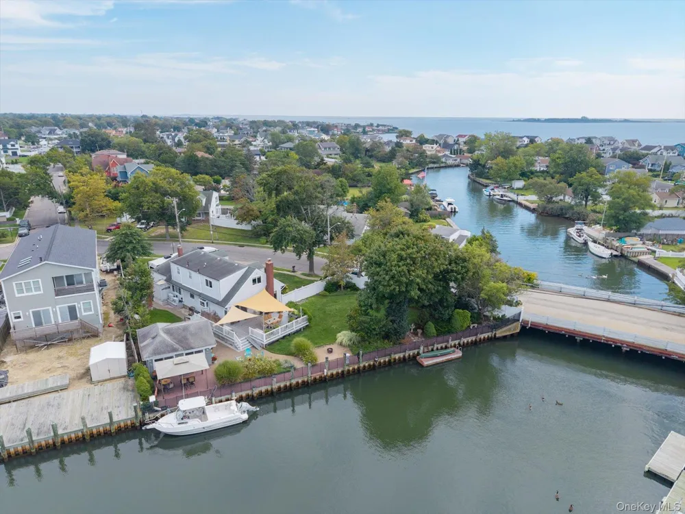 15 E Lincoln Avenue Massapequa, NY 11758