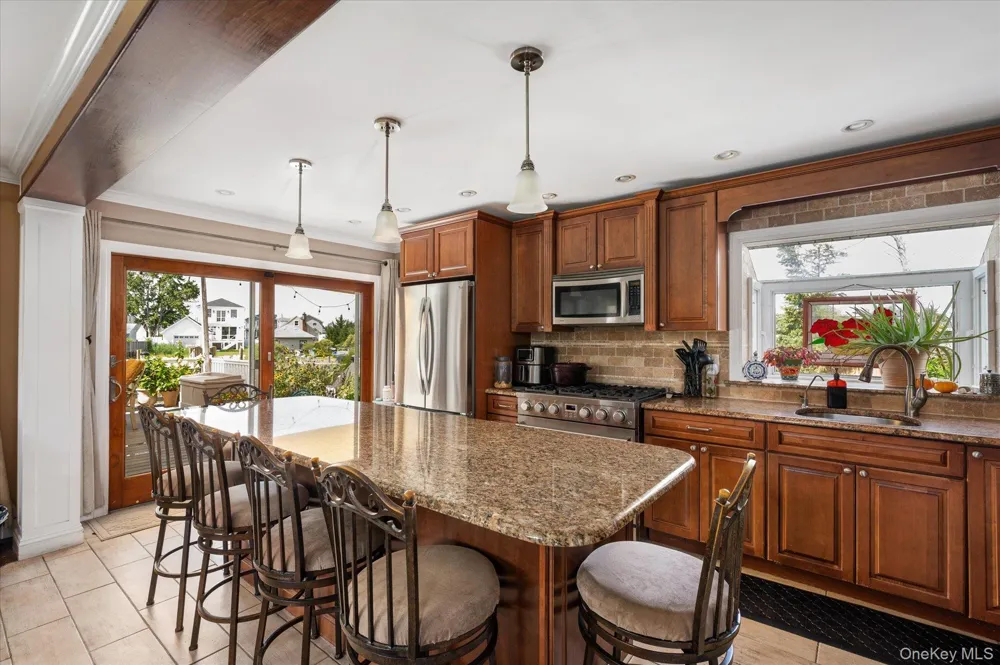 15 E Lincoln Avenue Massapequa, NY 11758