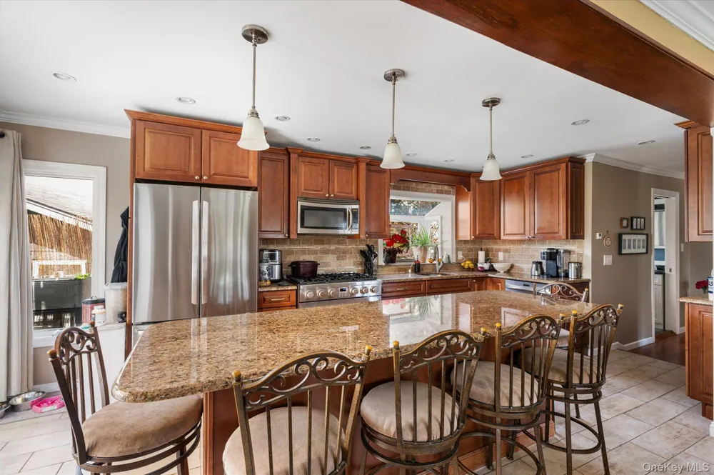 15 E Lincoln Avenue Massapequa, NY 11758