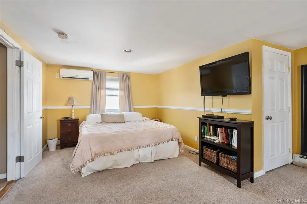 15 E Lincoln Avenue Massapequa, NY 11758