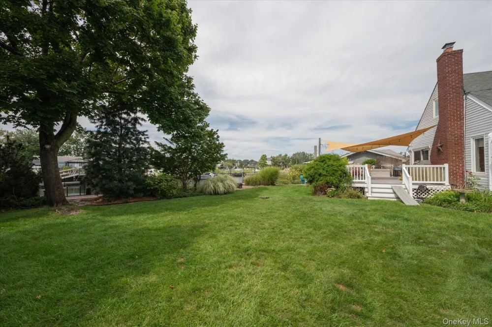 15 E Lincoln Avenue Massapequa, NY 11758