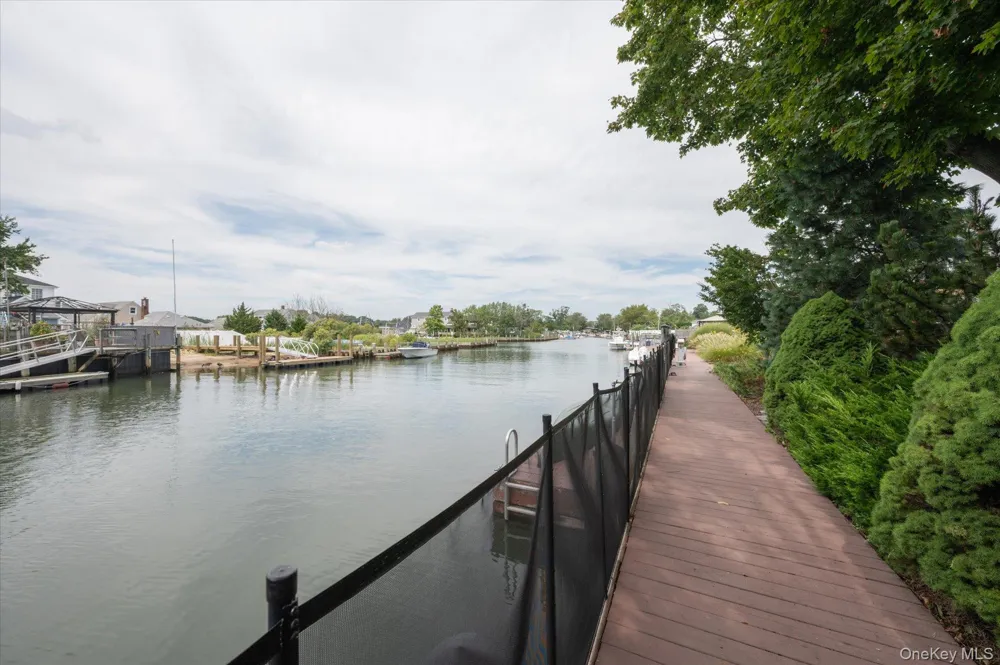 15 E Lincoln Avenue Massapequa, NY 11758