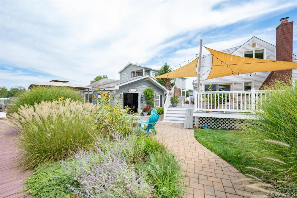15 E Lincoln Avenue Massapequa, NY 11758