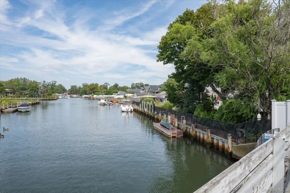 15 E Lincoln Avenue Massapequa, NY 11758