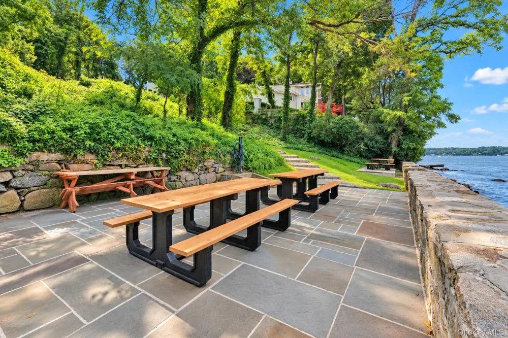 164 Landing Road Glen Cove, NY 11542