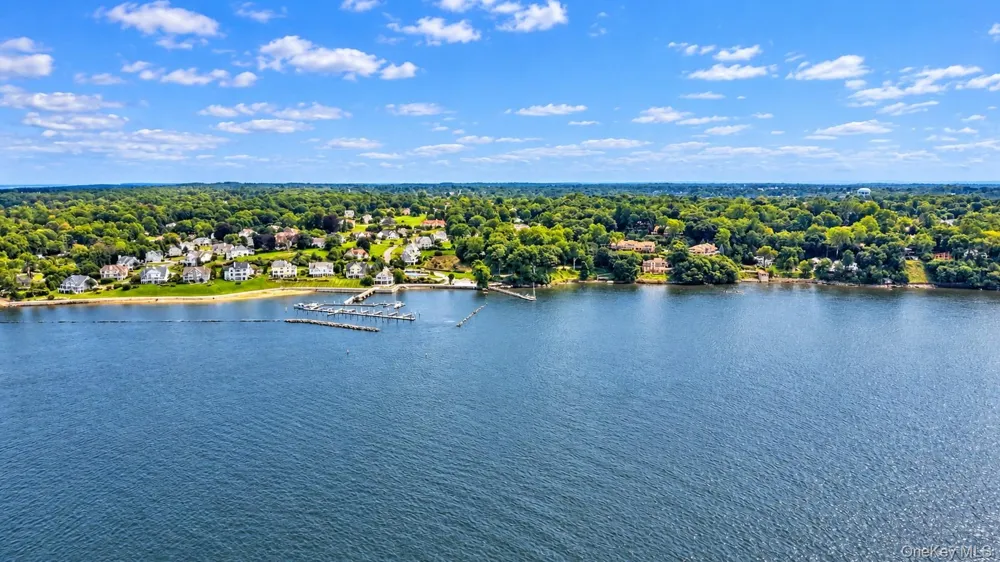 164 Landing Road Glen Cove, NY 11542