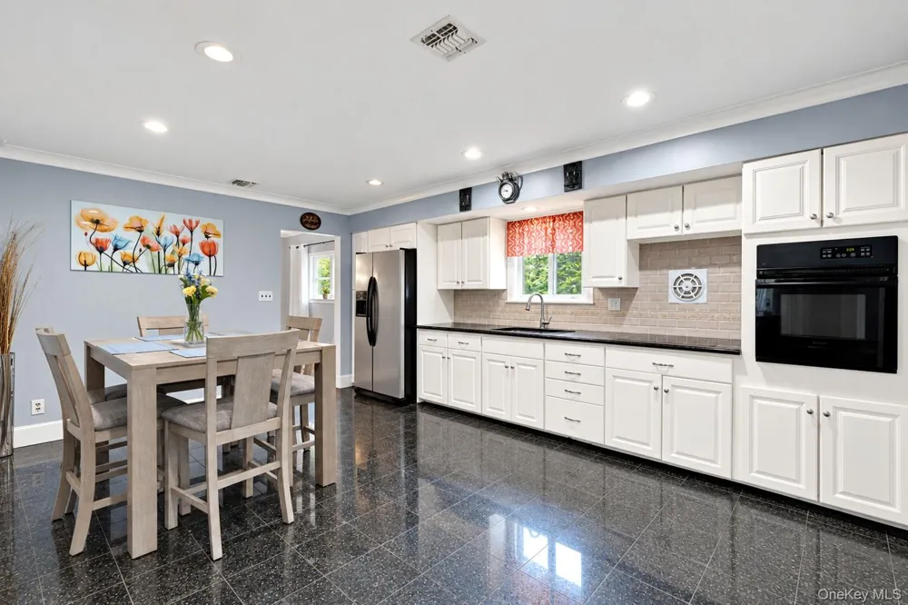 164 Landing Road Glen Cove, NY 11542