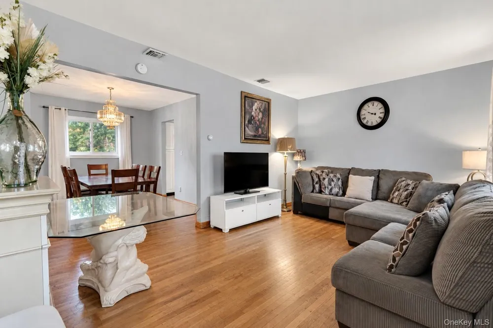 164 Landing Road Glen Cove, NY 11542