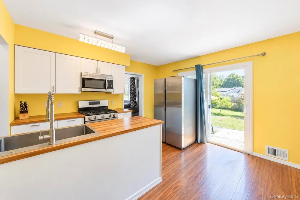 143 Stuyvesant Drive Port Jefferson Station, NY 11776