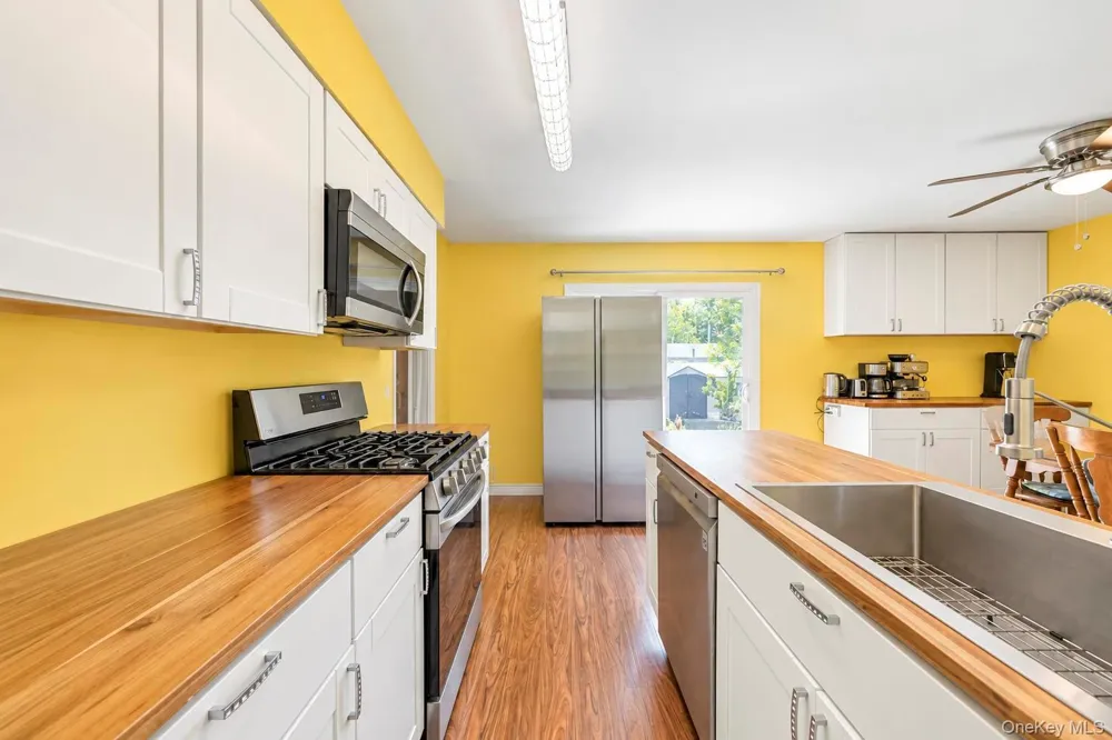 143 Stuyvesant Drive Port Jefferson Station, NY 11776