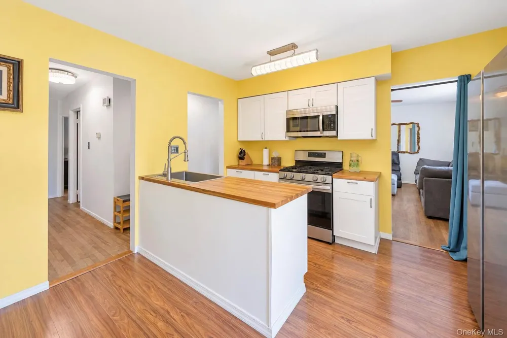 143 Stuyvesant Drive Port Jefferson Station, NY 11776
