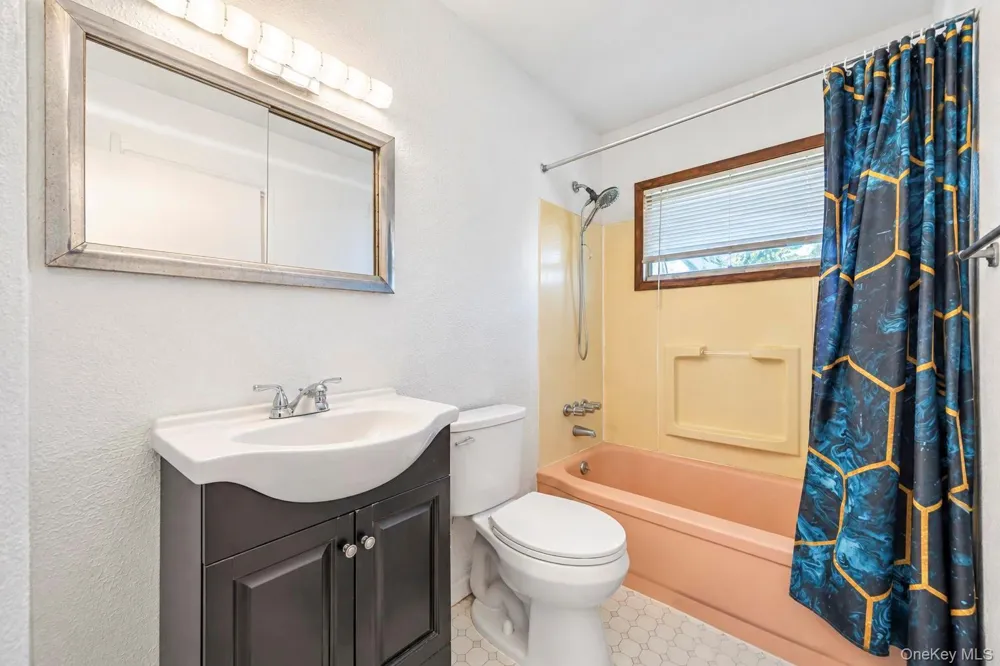 143 Stuyvesant Drive Port Jefferson Station, NY 11776
