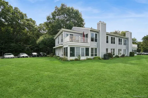 90 Hampton Vista Drive