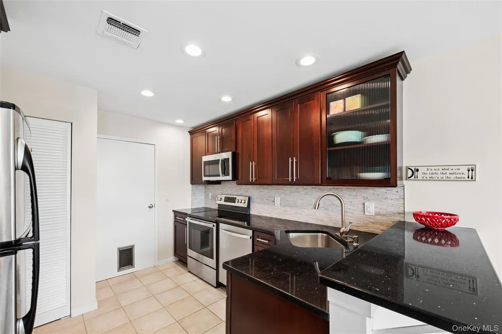 90 Hampton Vista Drive Manorville, NY 11949
