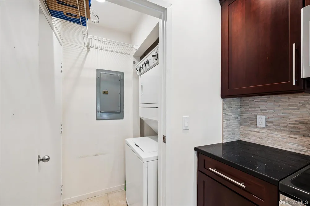 90 Hampton Vista Drive Manorville, NY 11949