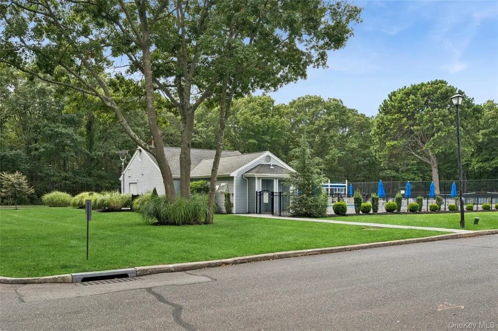 90 Hampton Vista Drive Manorville, NY 11949