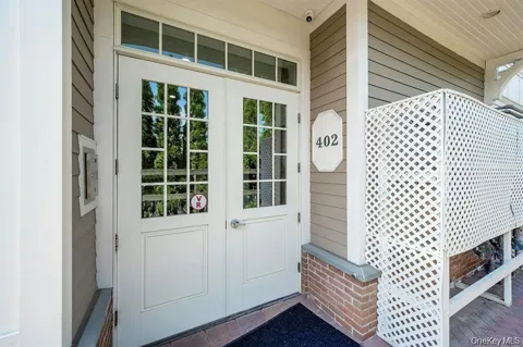 402 Main Street #4B