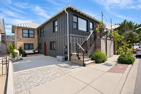 106 Pacific Boulevard