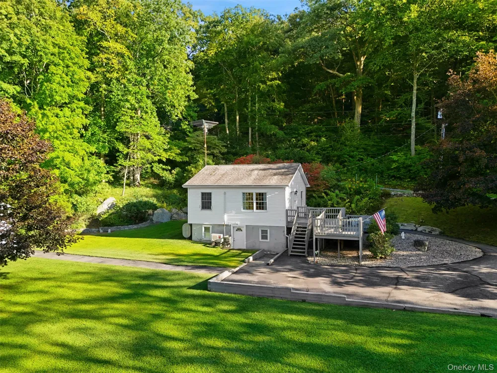 72 Knapp Court Hopewell Junction, NY 12533