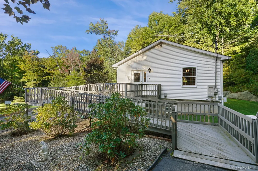 72 Knapp Court Hopewell Junction, NY 12533