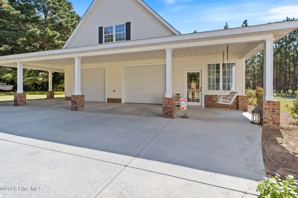 727 Mount Olive Road Bladenboro, NC 28320
