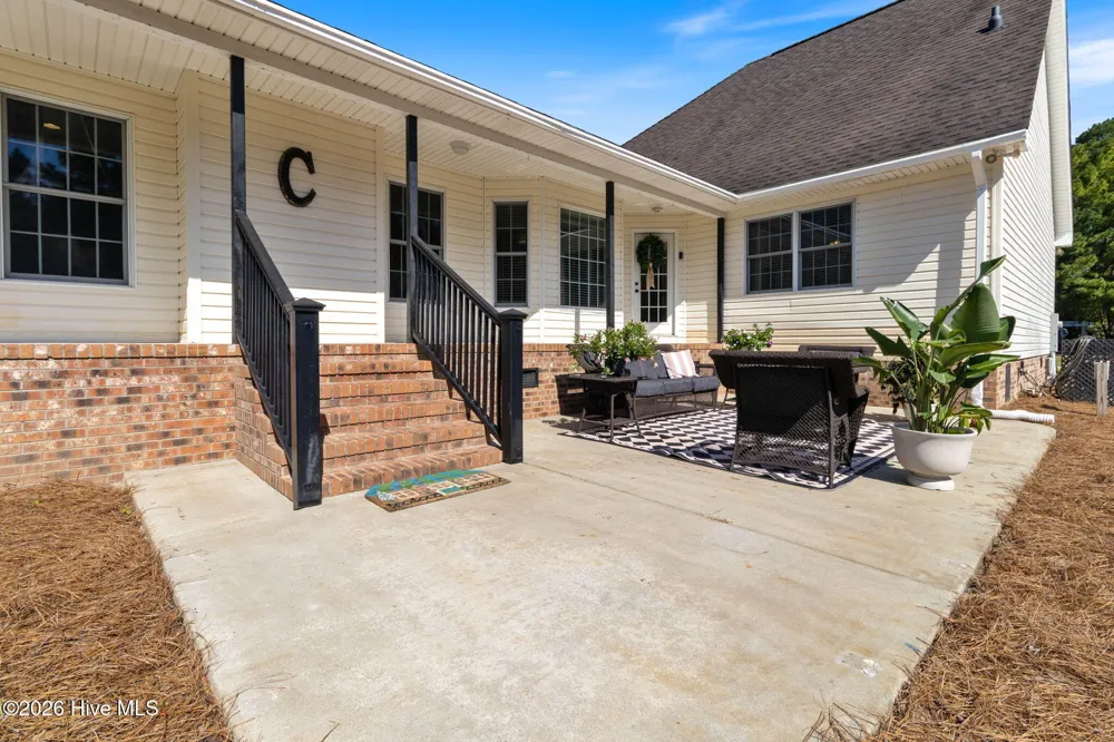 727 Mount Olive Road Bladenboro, NC 28320