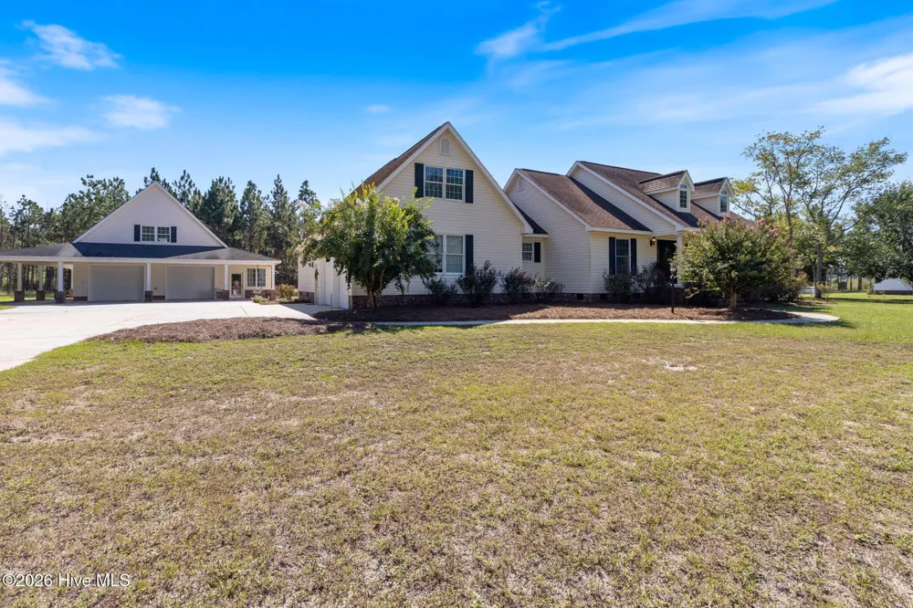 727 Mount Olive Road Bladenboro, NC 28320