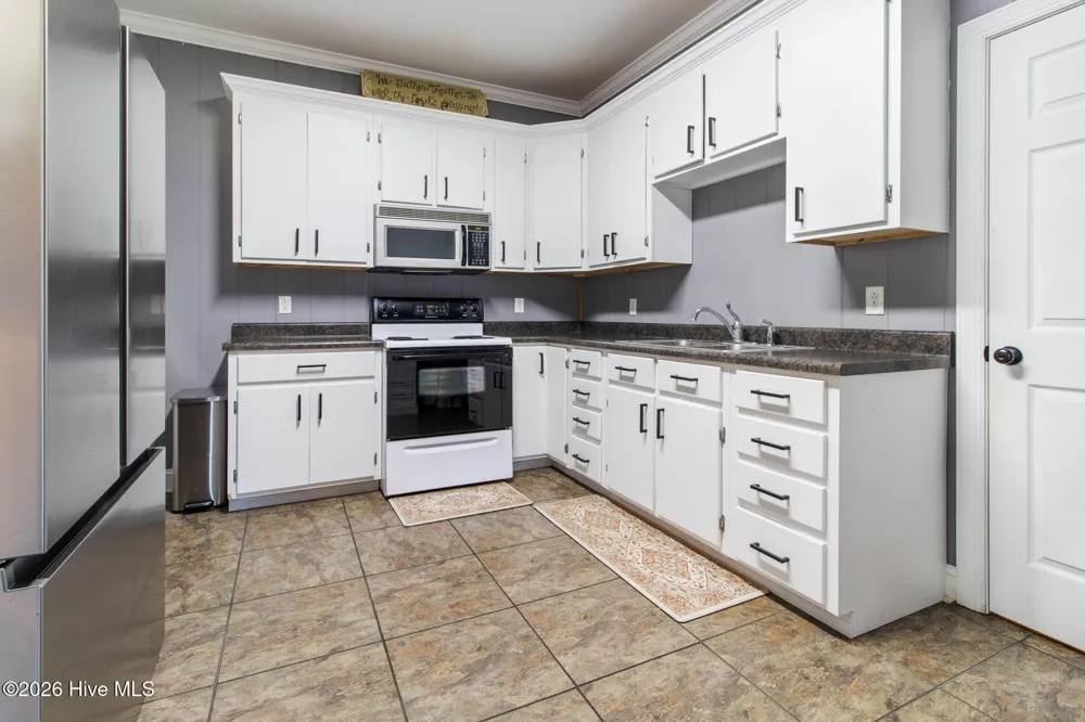 727 Mount Olive Road Bladenboro, NC 28320