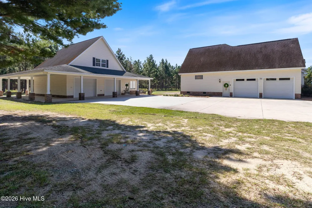 727 Mount Olive Road Bladenboro, NC 28320