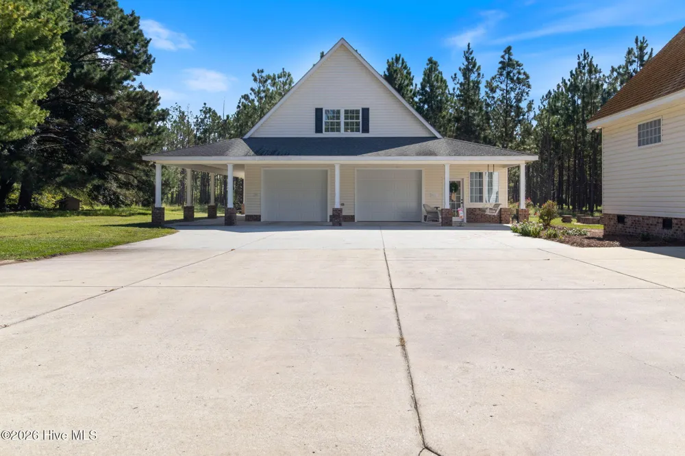 727 Mount Olive Road Bladenboro, NC 28320