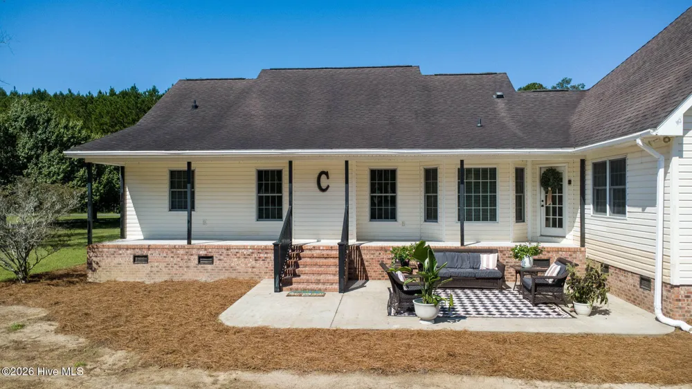 727 Mount Olive Road Bladenboro, NC 28320