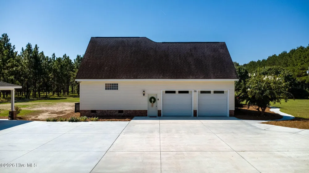 727 Mount Olive Road Bladenboro, NC 28320