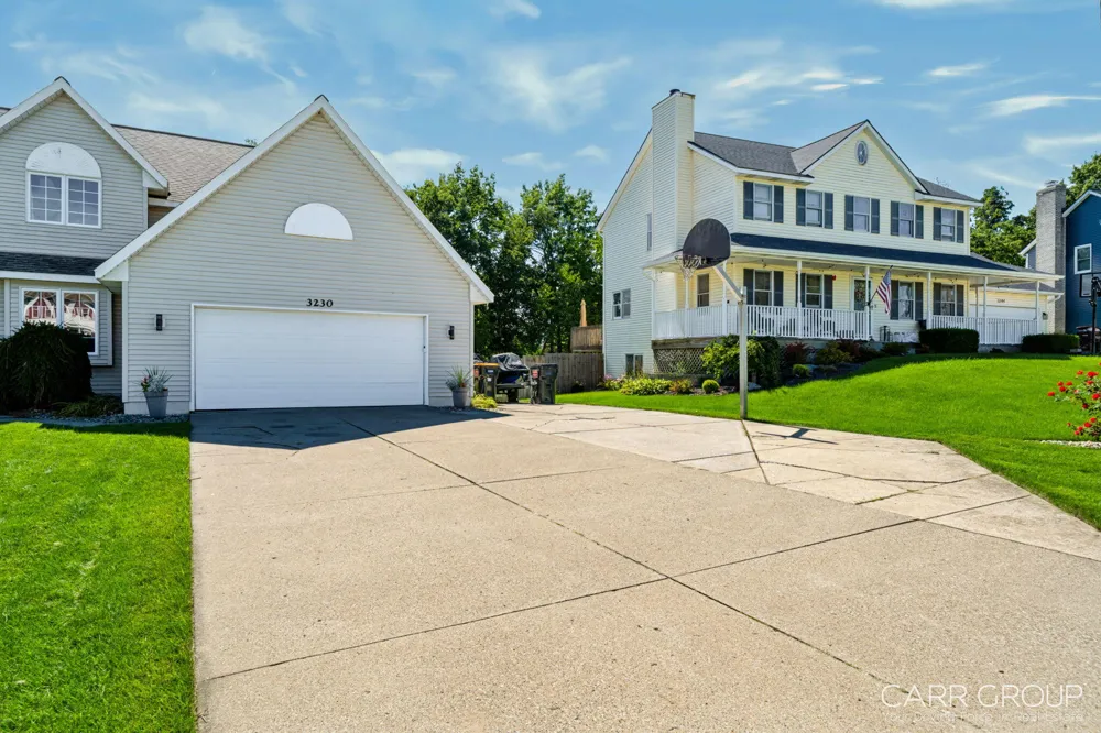 3230 Rollingview Court Hudsonville, MI 49426