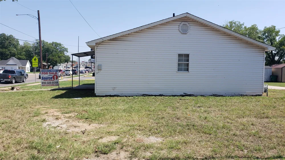 400 E Wise Street Bowie, TX 76230