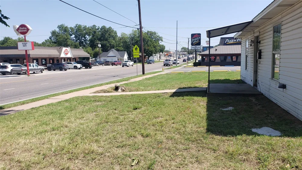 400 E Wise Street Bowie, TX 76230