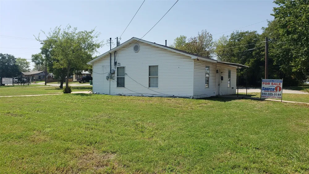 400 E Wise Street Bowie, TX 76230