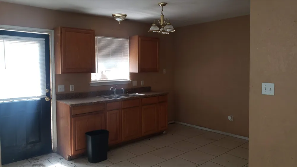 400 E Wise Street Bowie, TX 76230