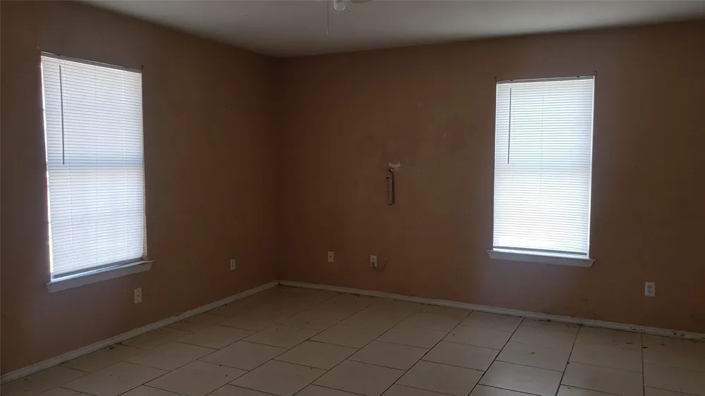 400 E Wise Street Bowie, TX 76230