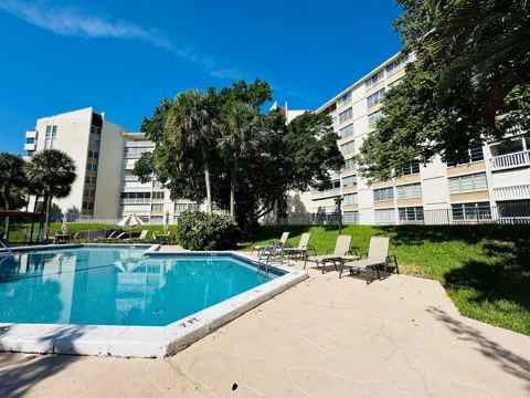 6902 Environ Boulevard #1c