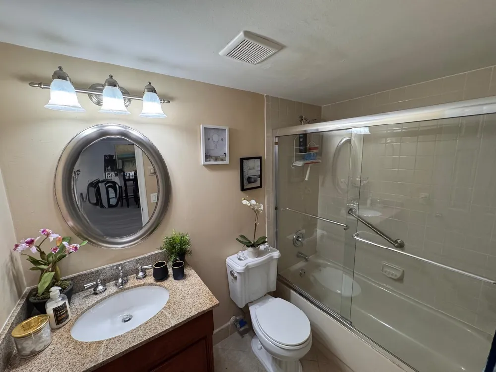 115 Lake Emerald Drive #410 Oakland Park, FL 33309